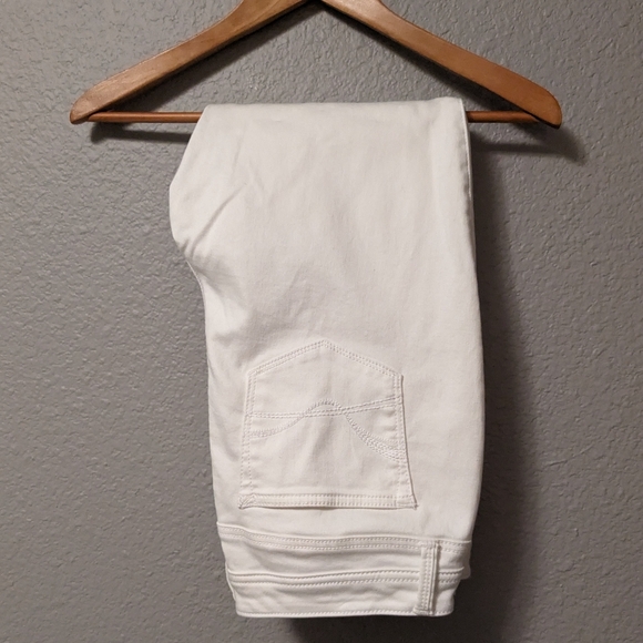 Roz & Ali White Denim Ankle Pants Sz. 14P - Picture 8 of 13